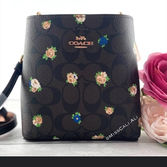 Nwot Mini Town Bucket Bag In Signature Canvas With Vintage Mini Rose Print - Picture 1 of 6
